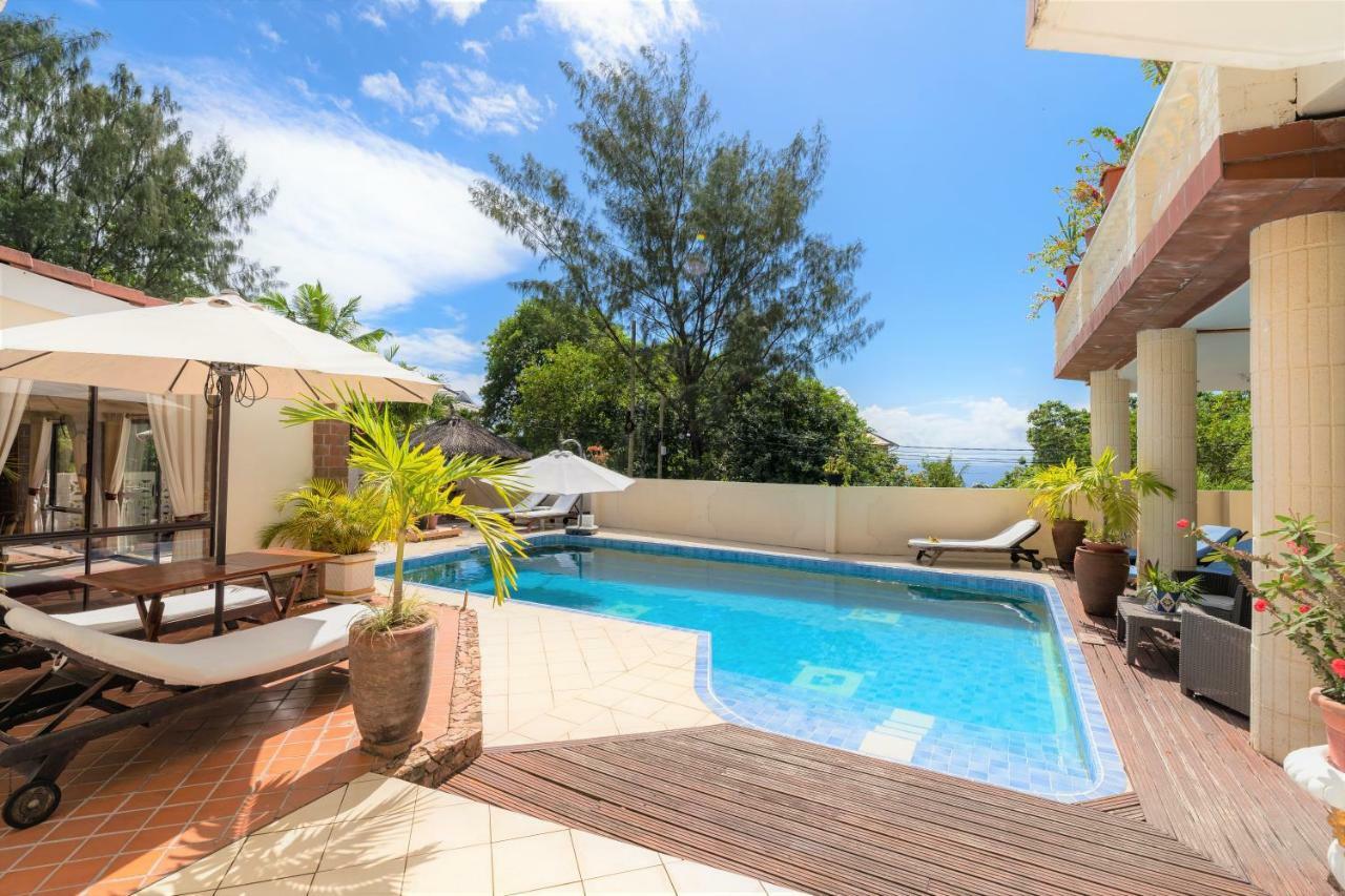 Carana Hilltop Glacis (Mahe)